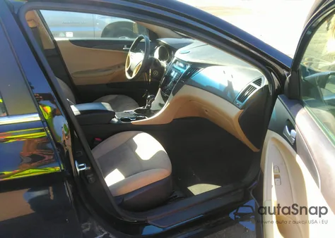 2013 Hyundai Sonata Gls z USA, uszkodzony, nr VIN 5NPEB4AC3DH547966